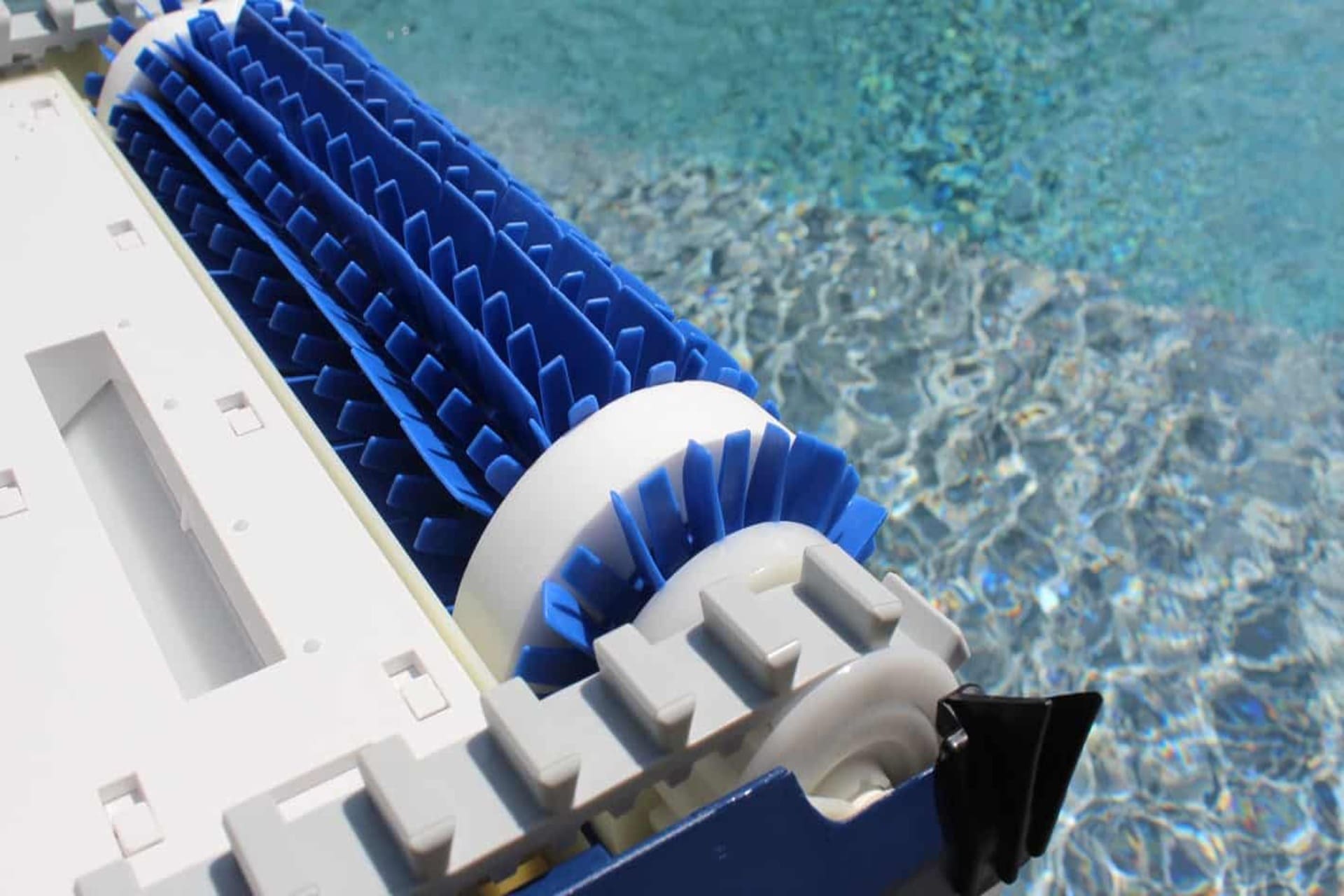Robot de piscine Pool Up de chez Maytronics